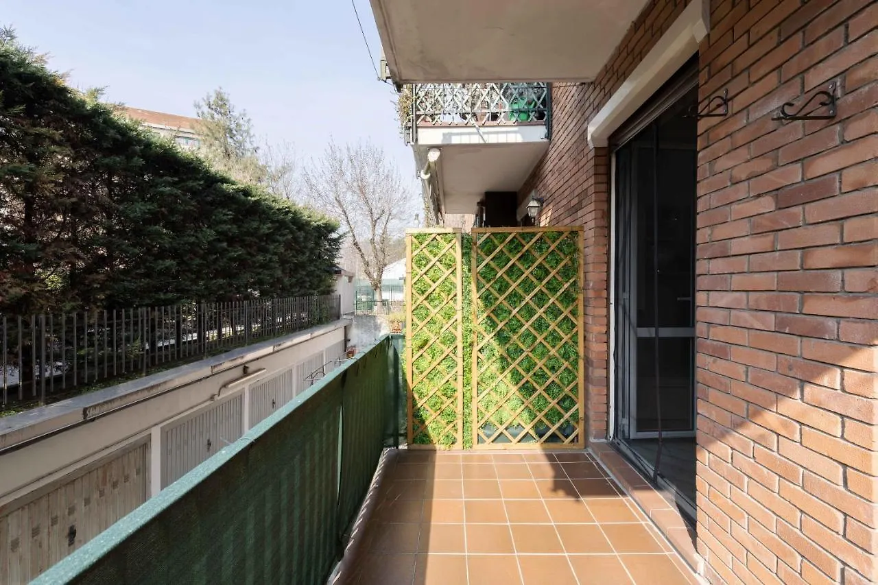 New! Milano - Flowers Home Cusano Milanino 0*,  Italia